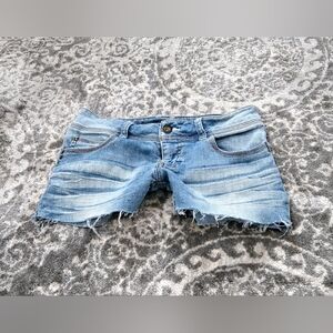 Mudd Low Rise Denim Shorts Size 7